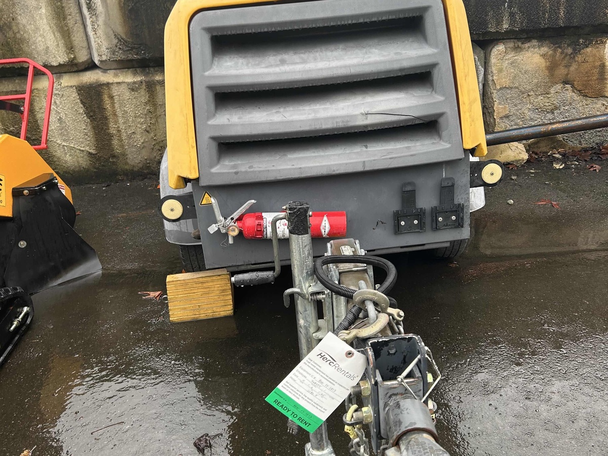 2017 Atlas Copco XAS110T4F-6