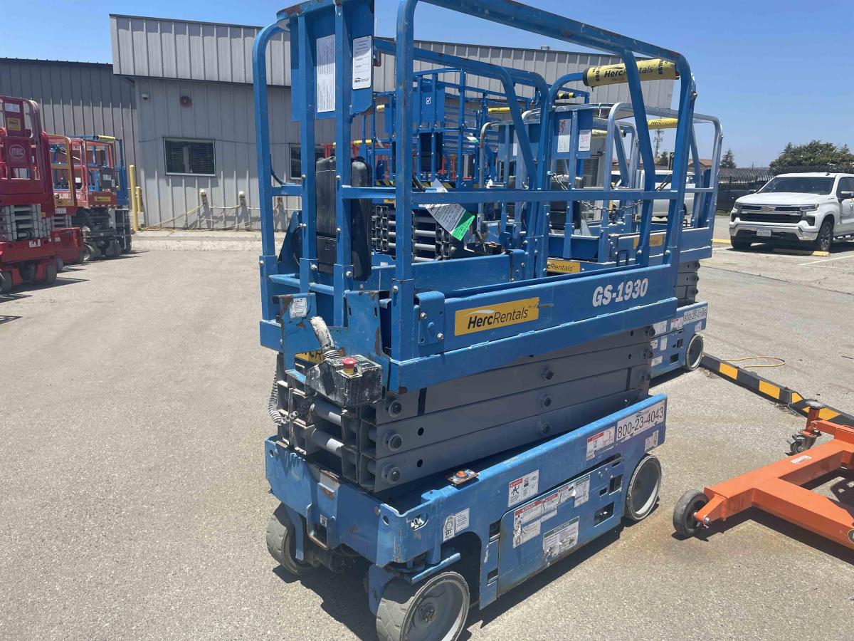 2018 Genie GS-1930