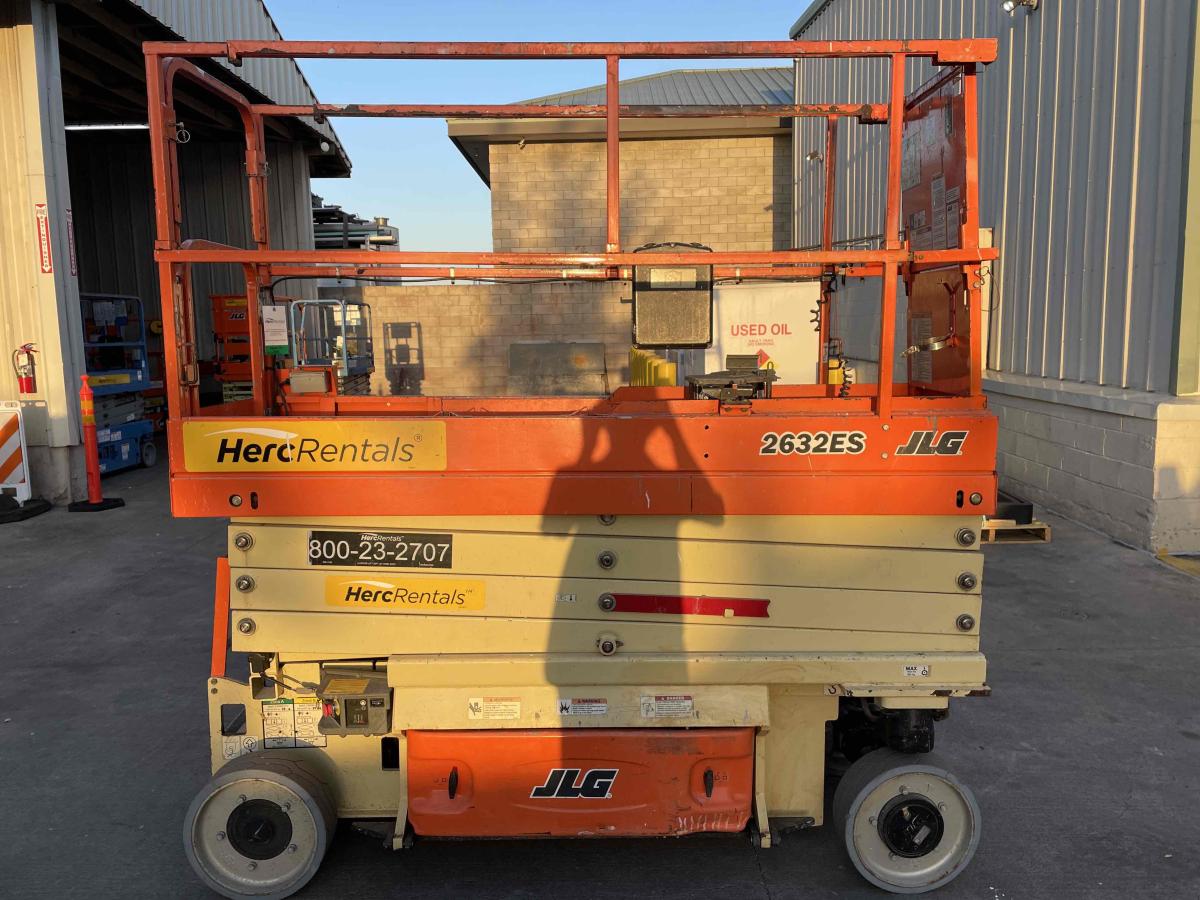 2018 JLG 2632ES
