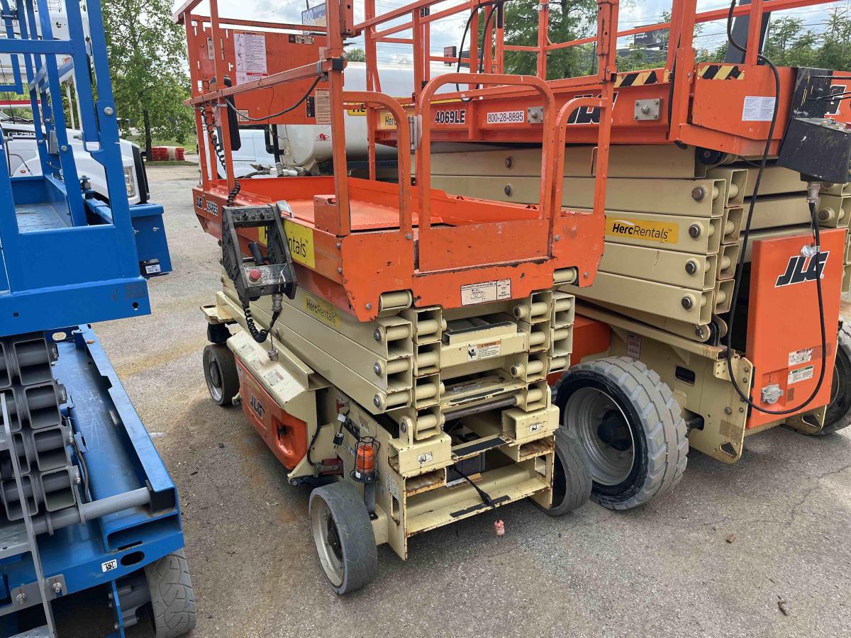 2018 JLG 2646ES