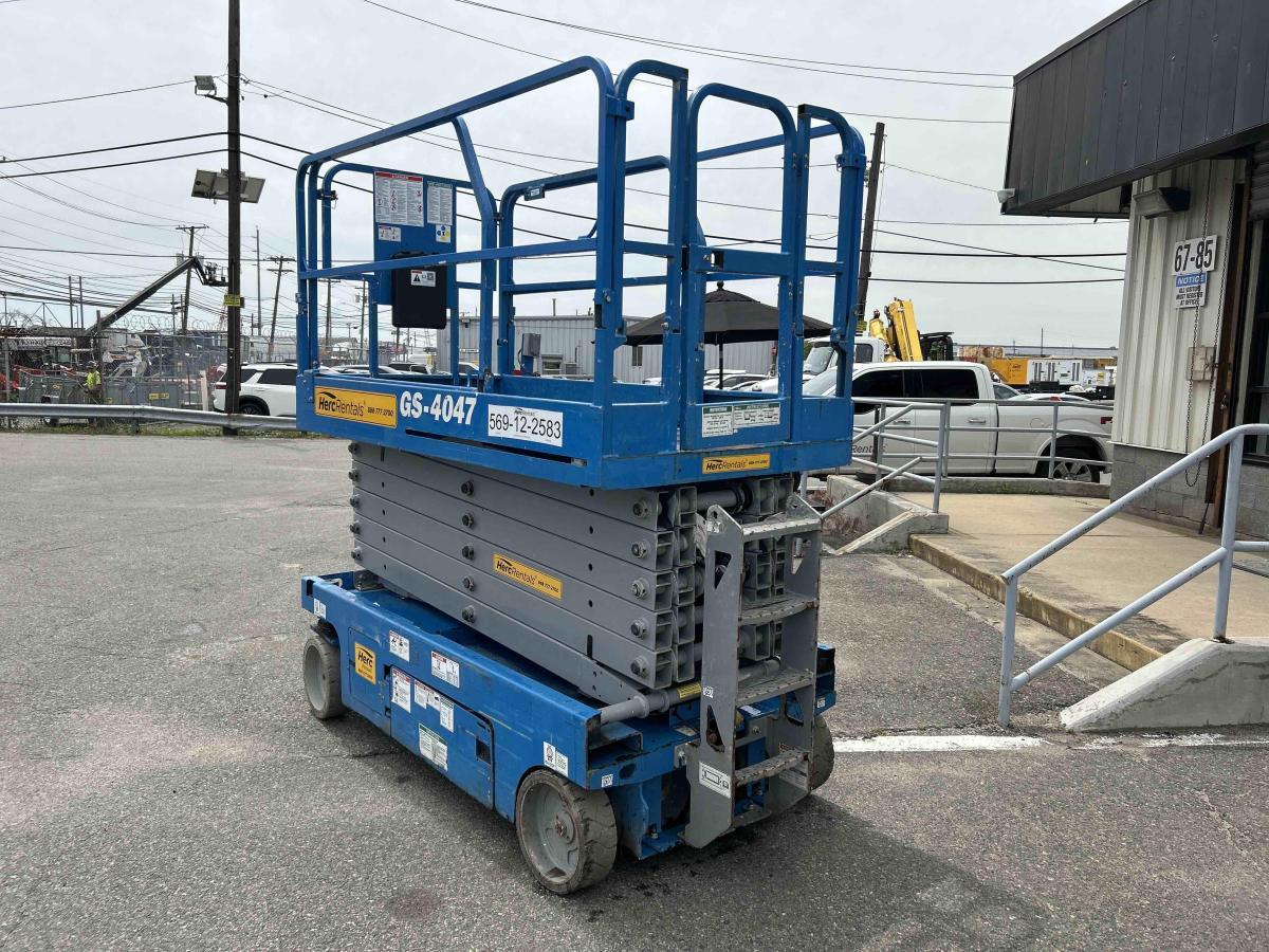 2017 Genie GS-4047-2