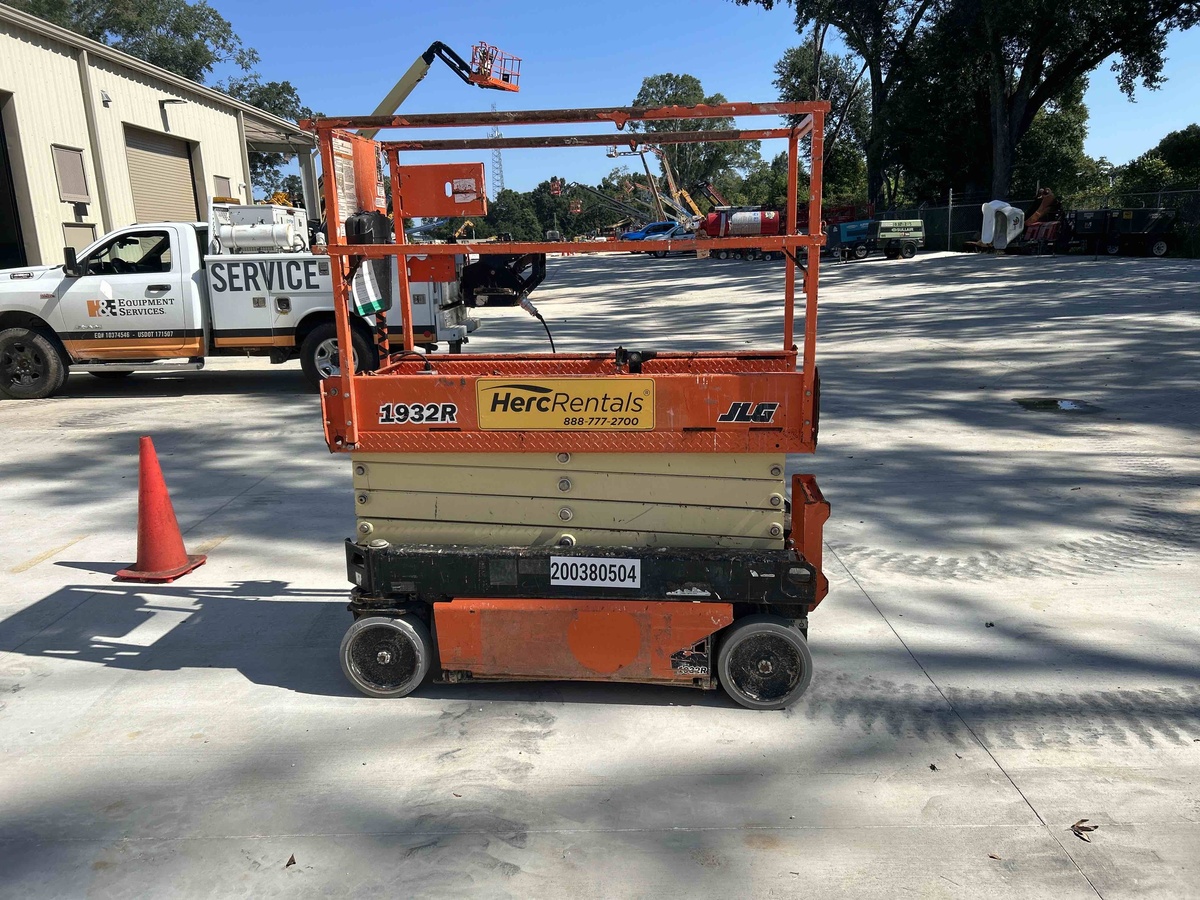2018 JLG 1932R-2