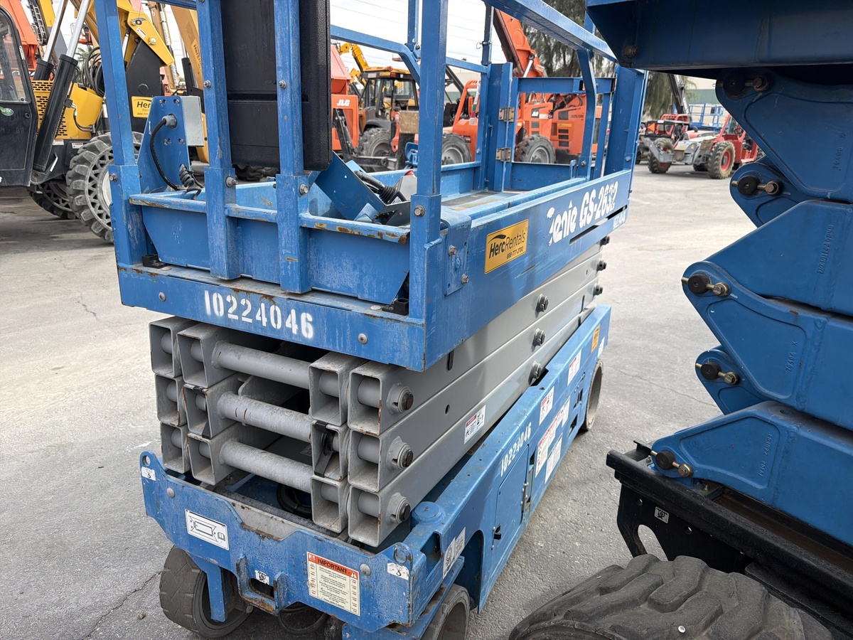2017 Genie GS-2632-4