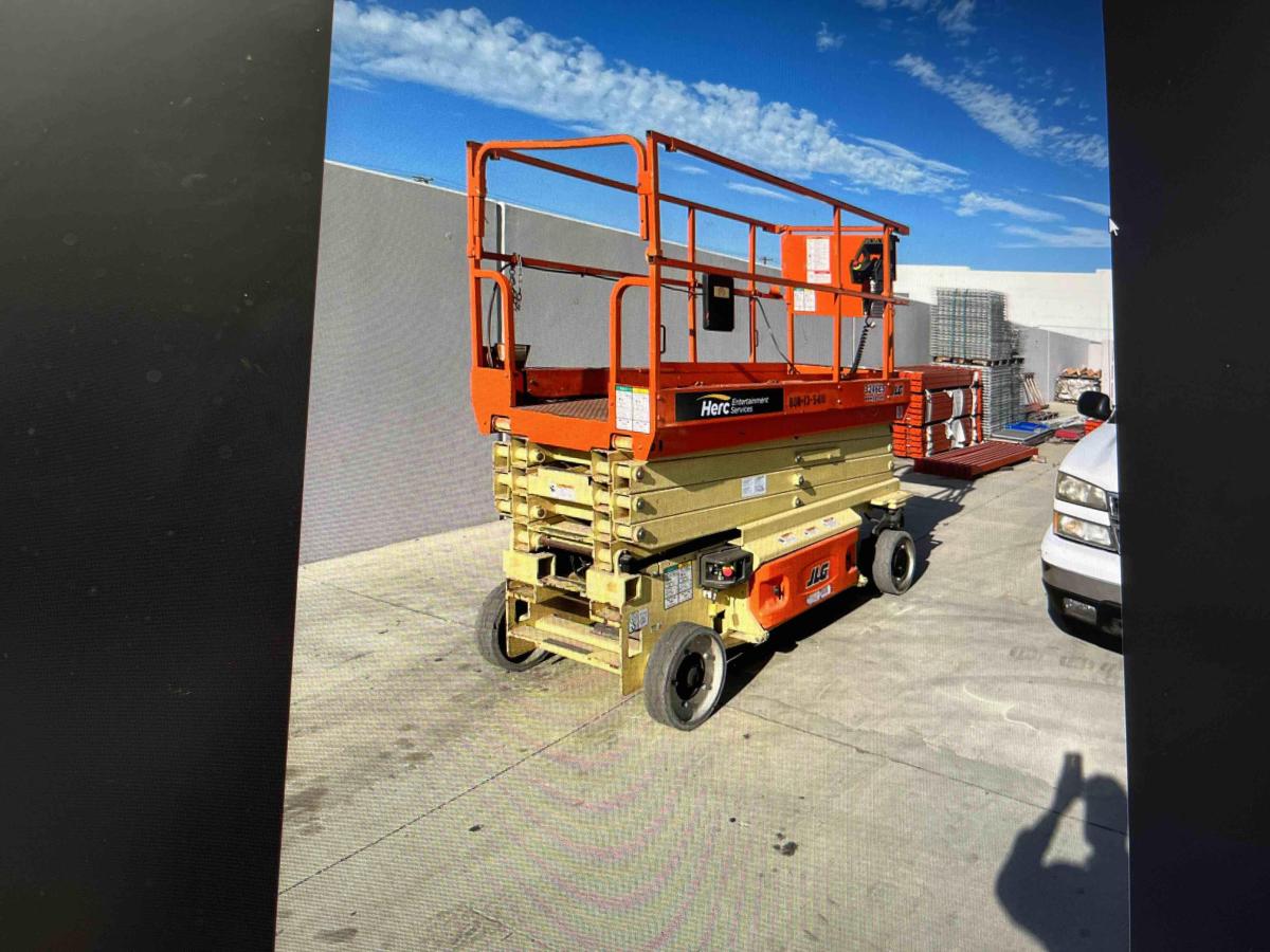 2016 JLG 3246ES