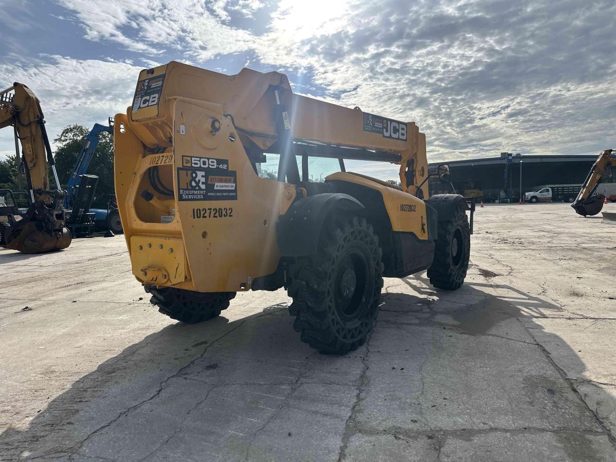 2019 JCB 509-42-4