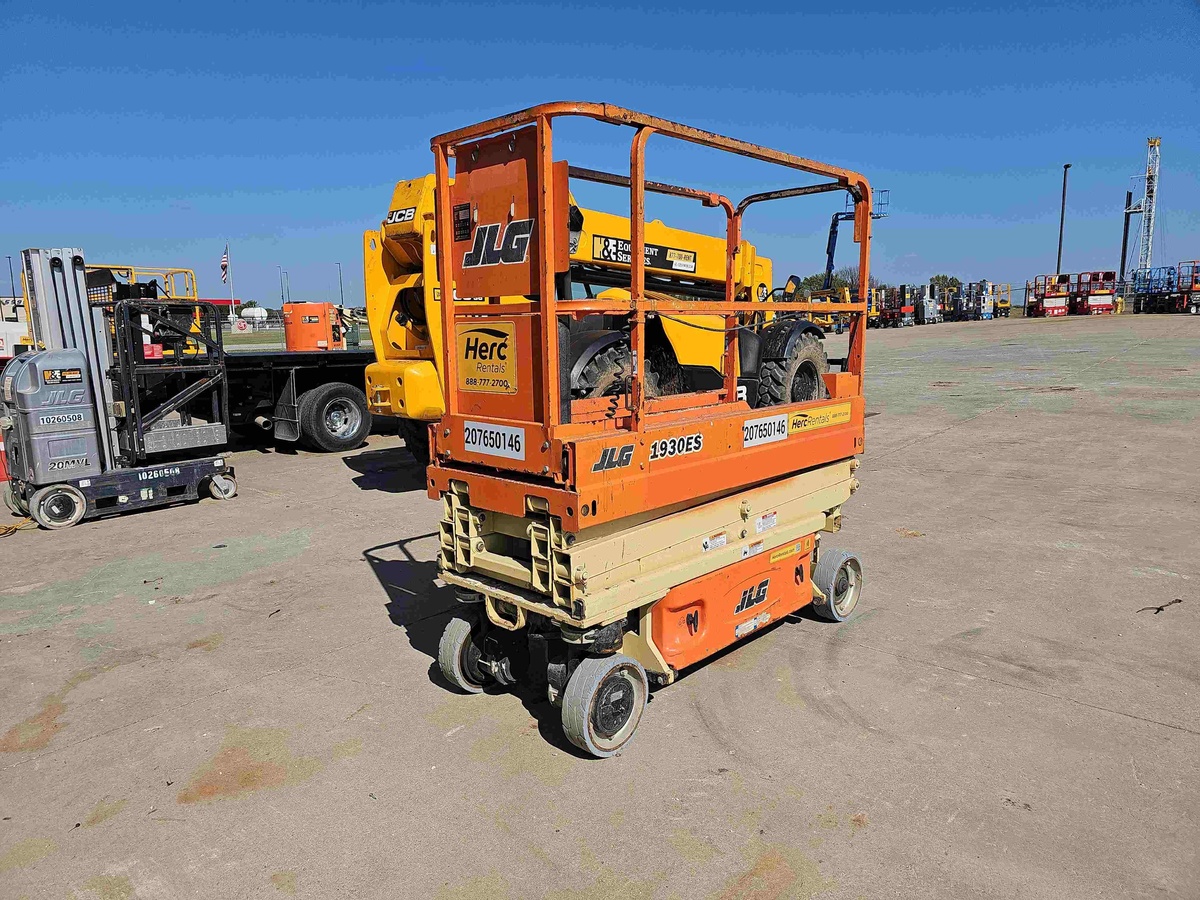 2017 JLG 1930ES-4