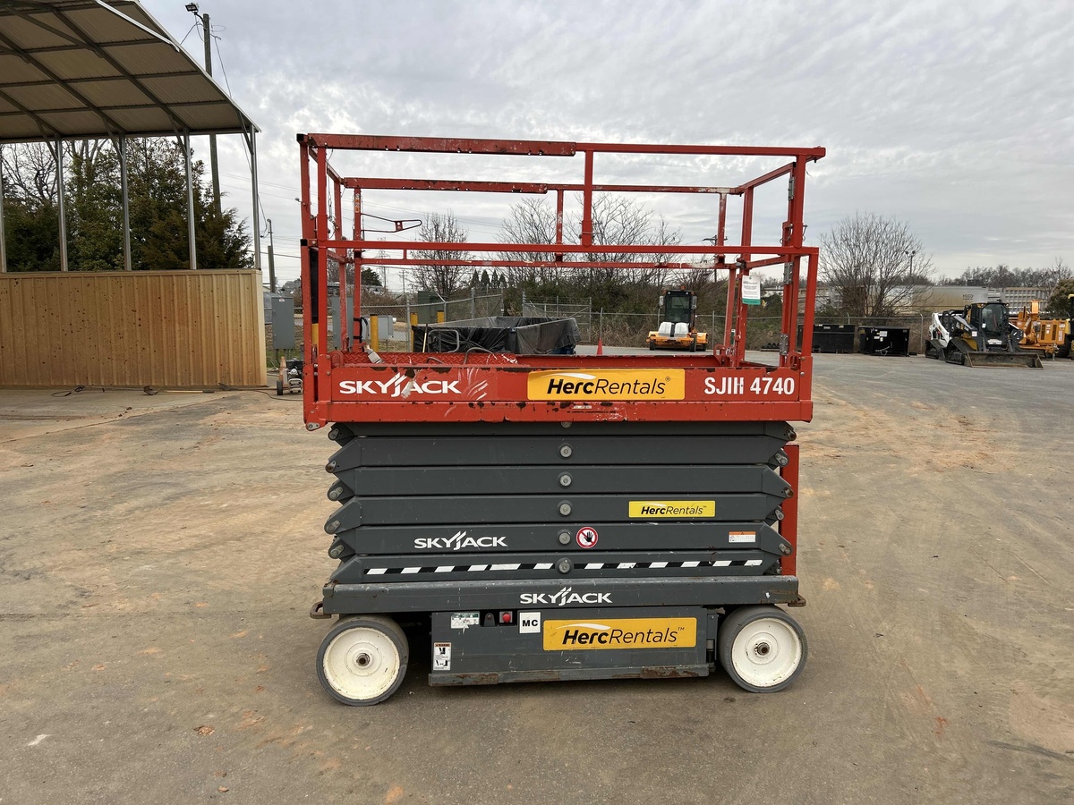 2018 Skyjack SJ4740-2