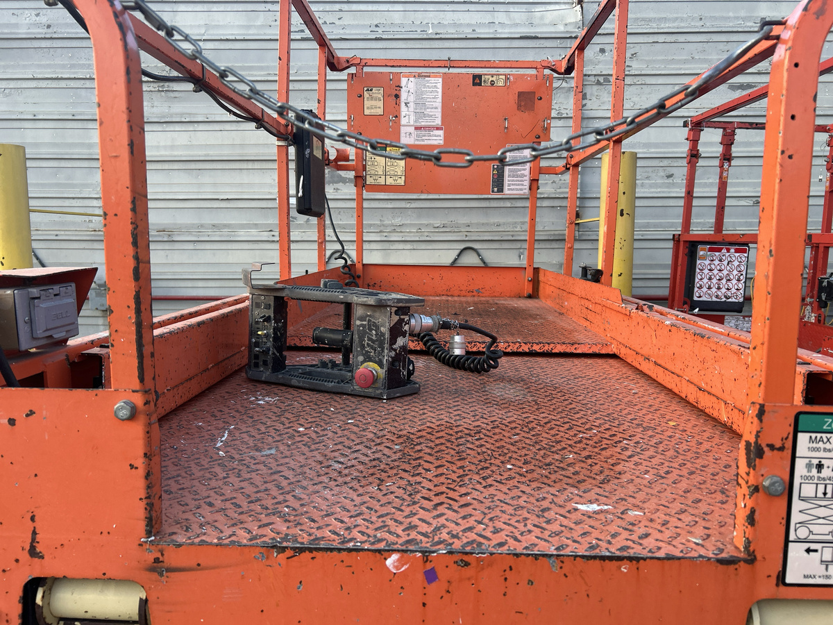 2016 JLG 3246ES-13