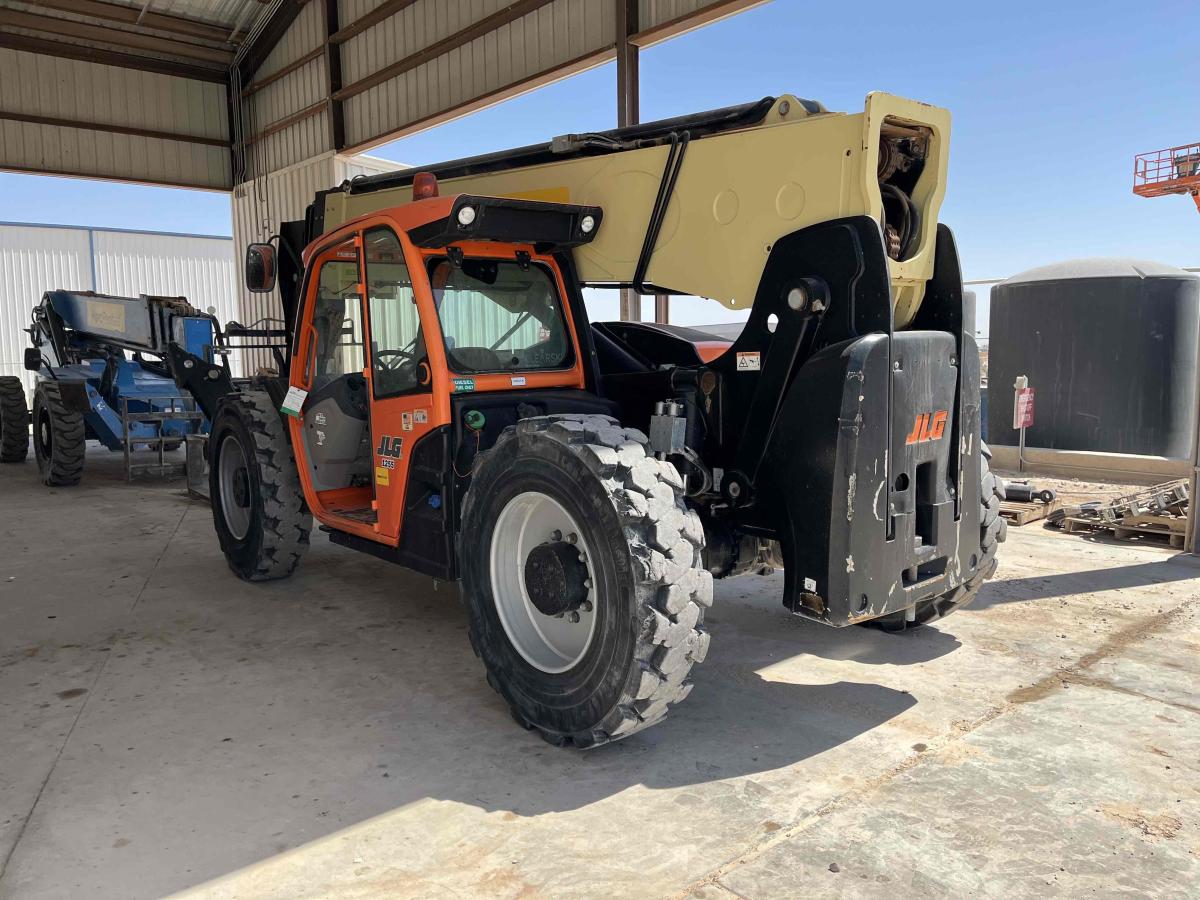 2019 JLG 1255