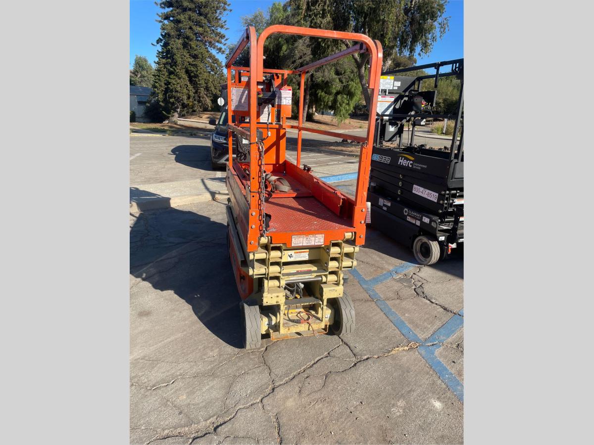 2016 JLG 1930ES