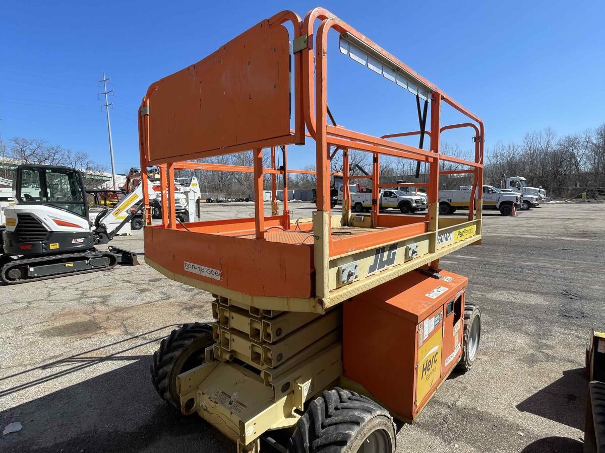 2017 JLG 260MRT