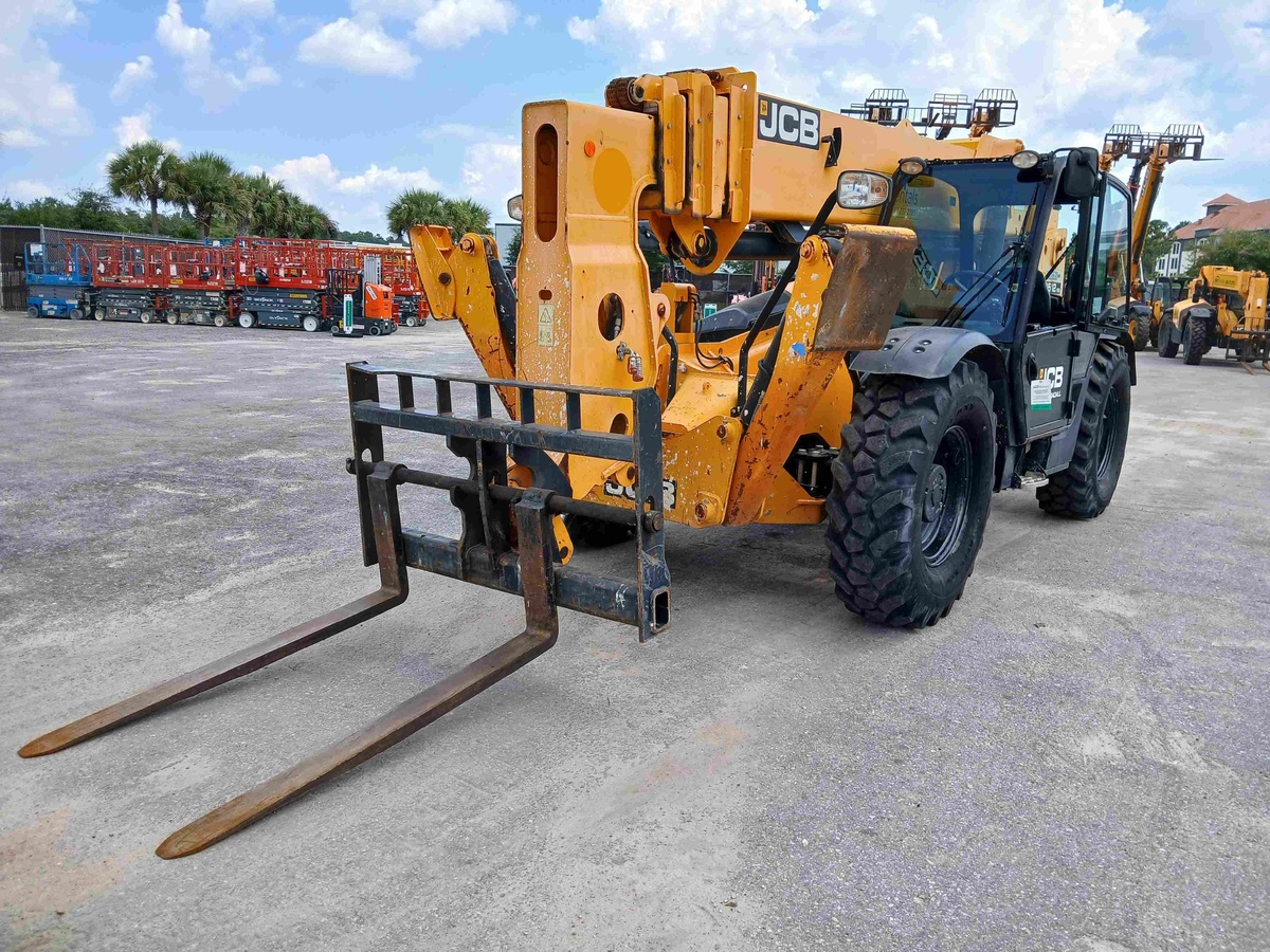 2021 JCB 512-56