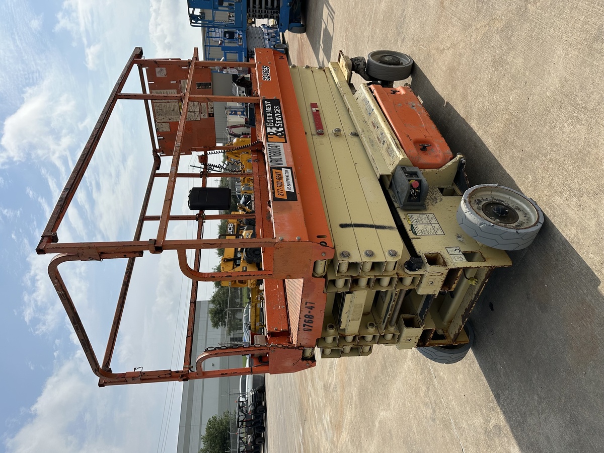 2018 JLG 3246ES-4