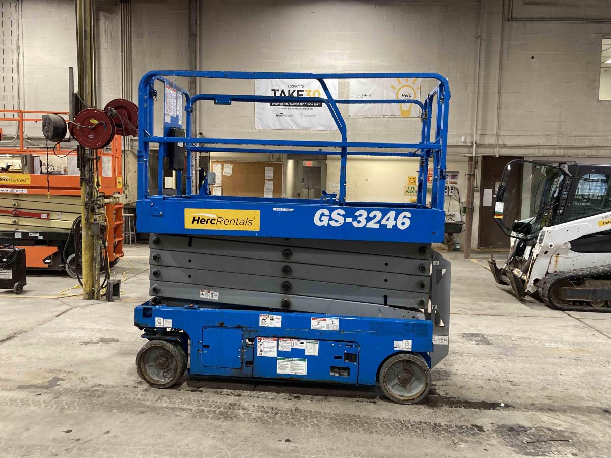 2018 Genie GS-3246