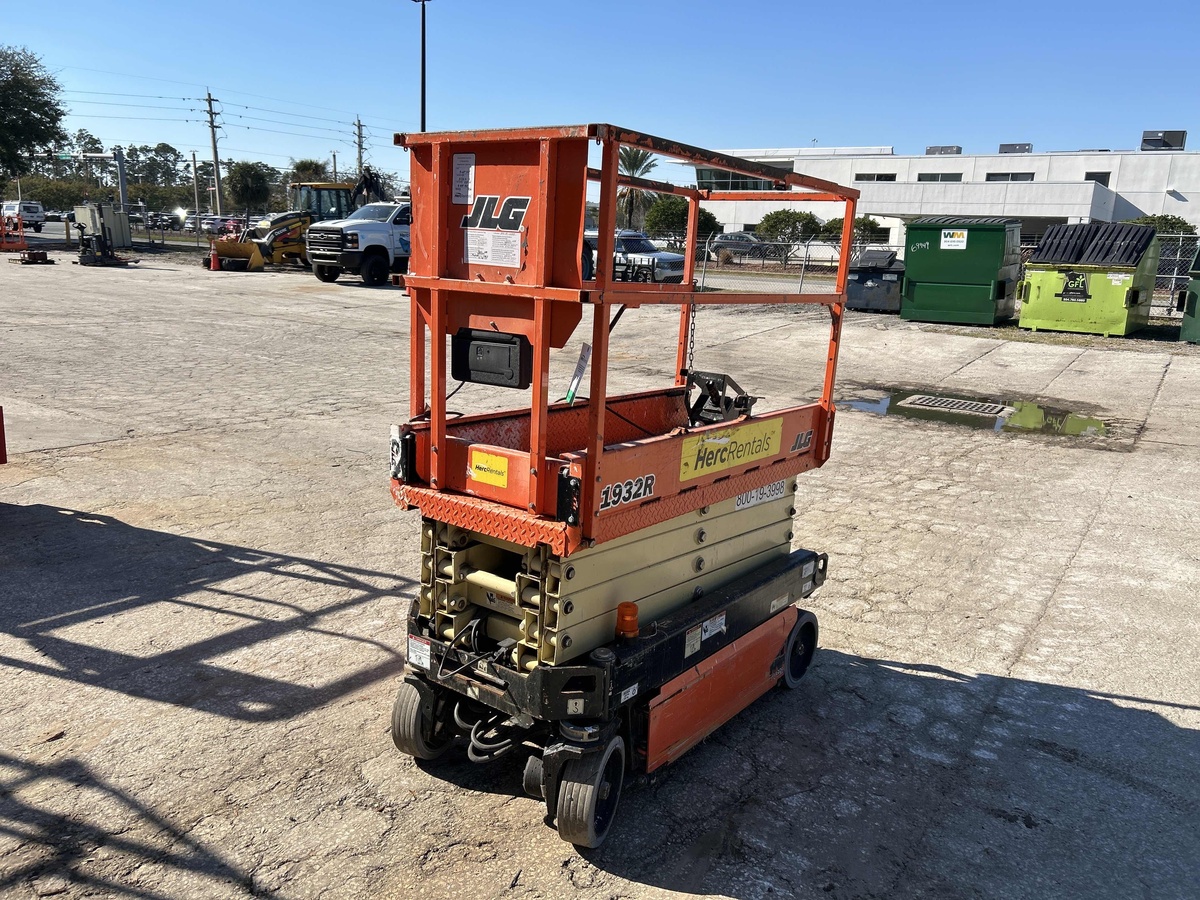 2018 JLG 1932R-3