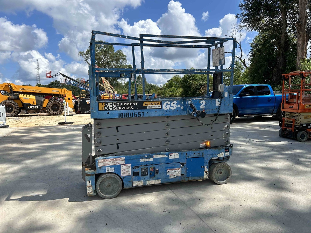 2016 Genie GS-3232