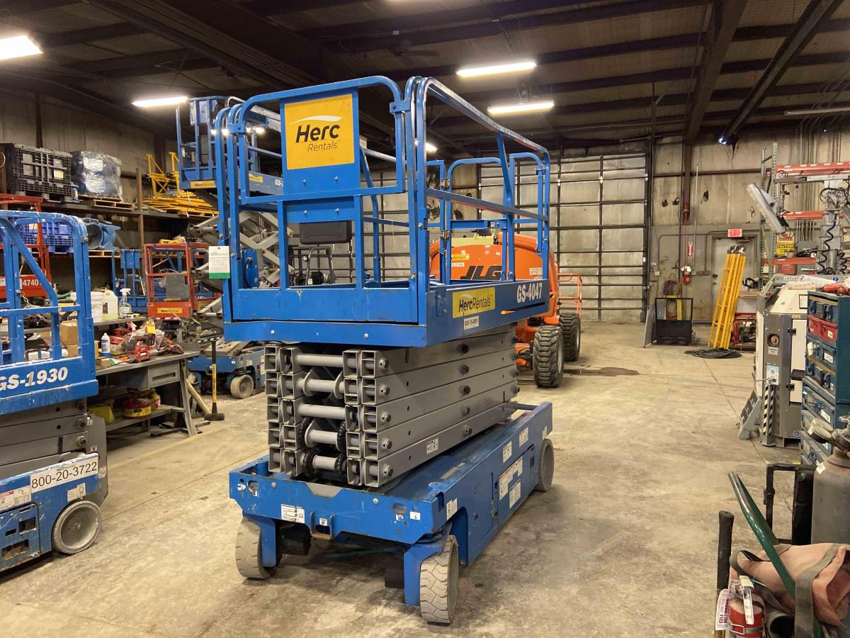 2017 Genie GS-4047