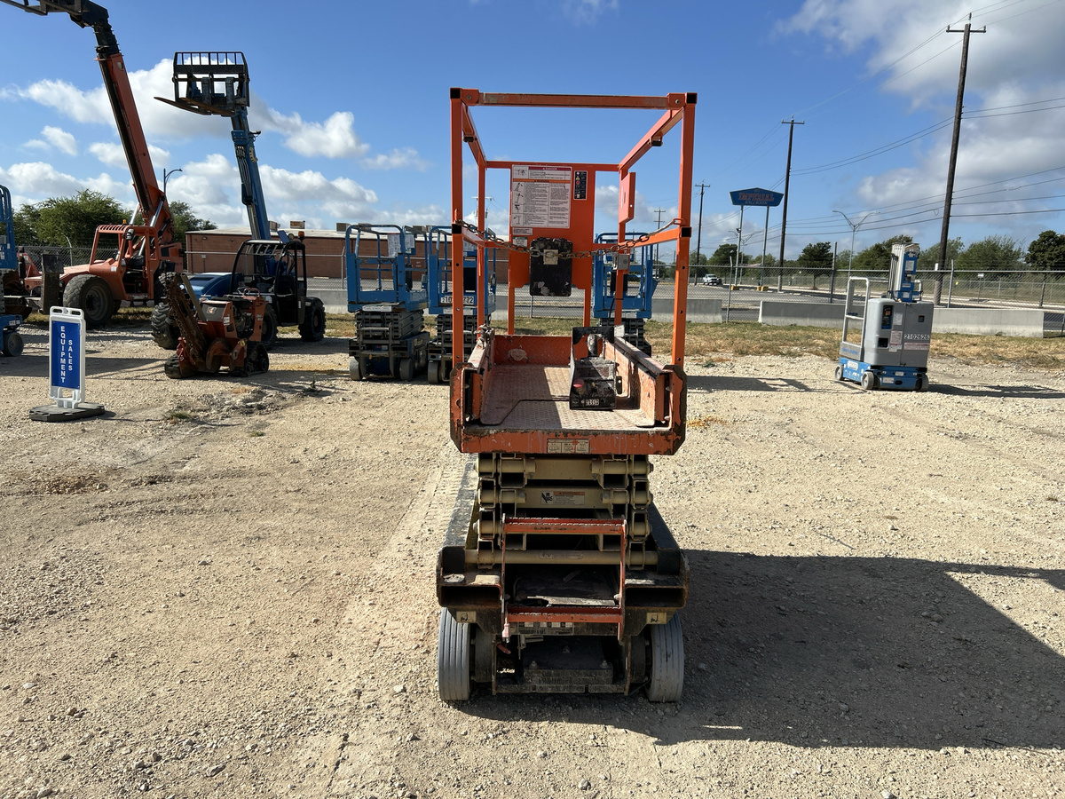 2018 JLG 1932R-2