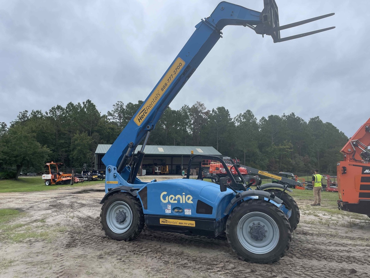 2017 Genie GTH 844-2
