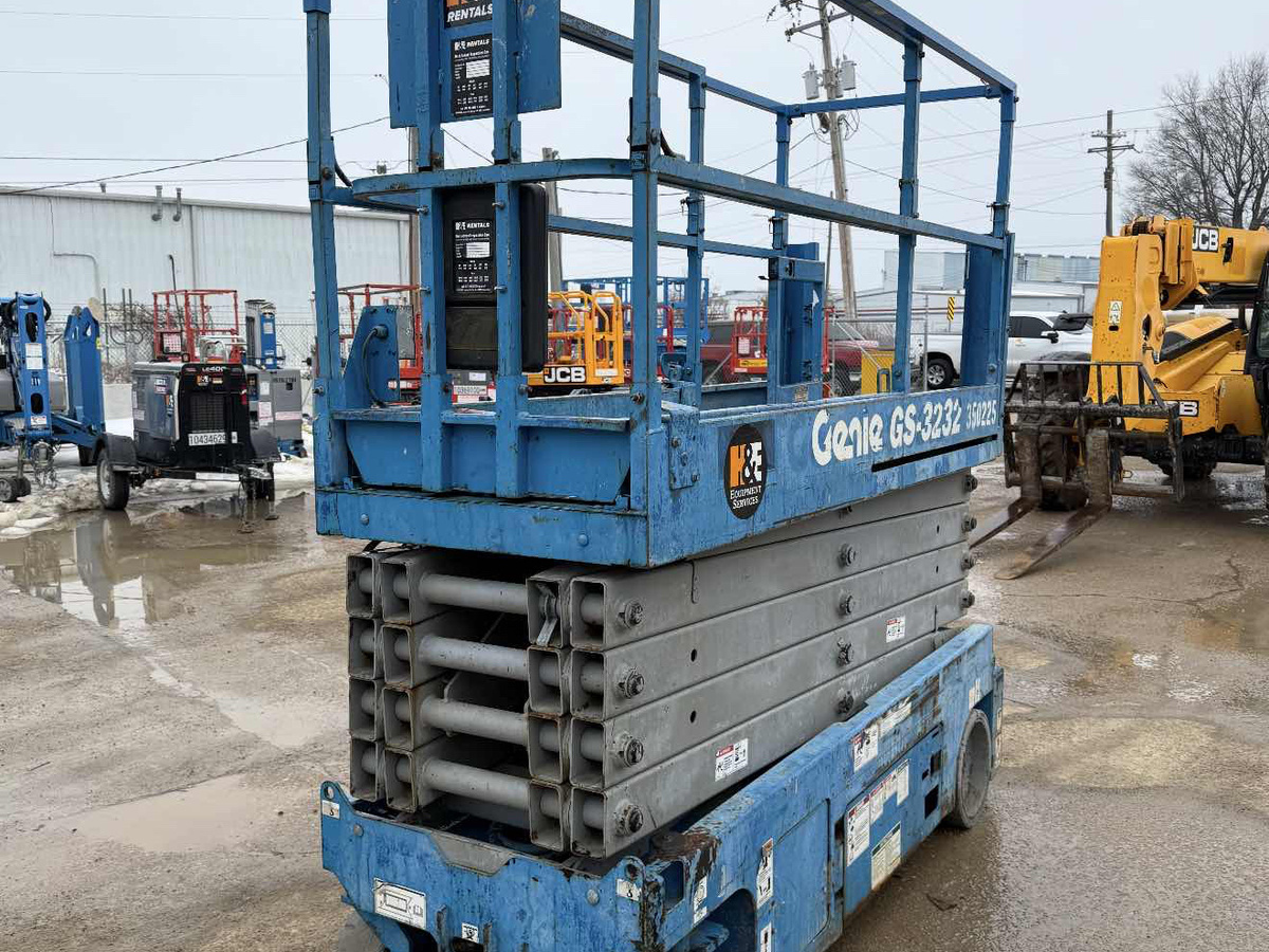 2015 Genie GS-3232-2
