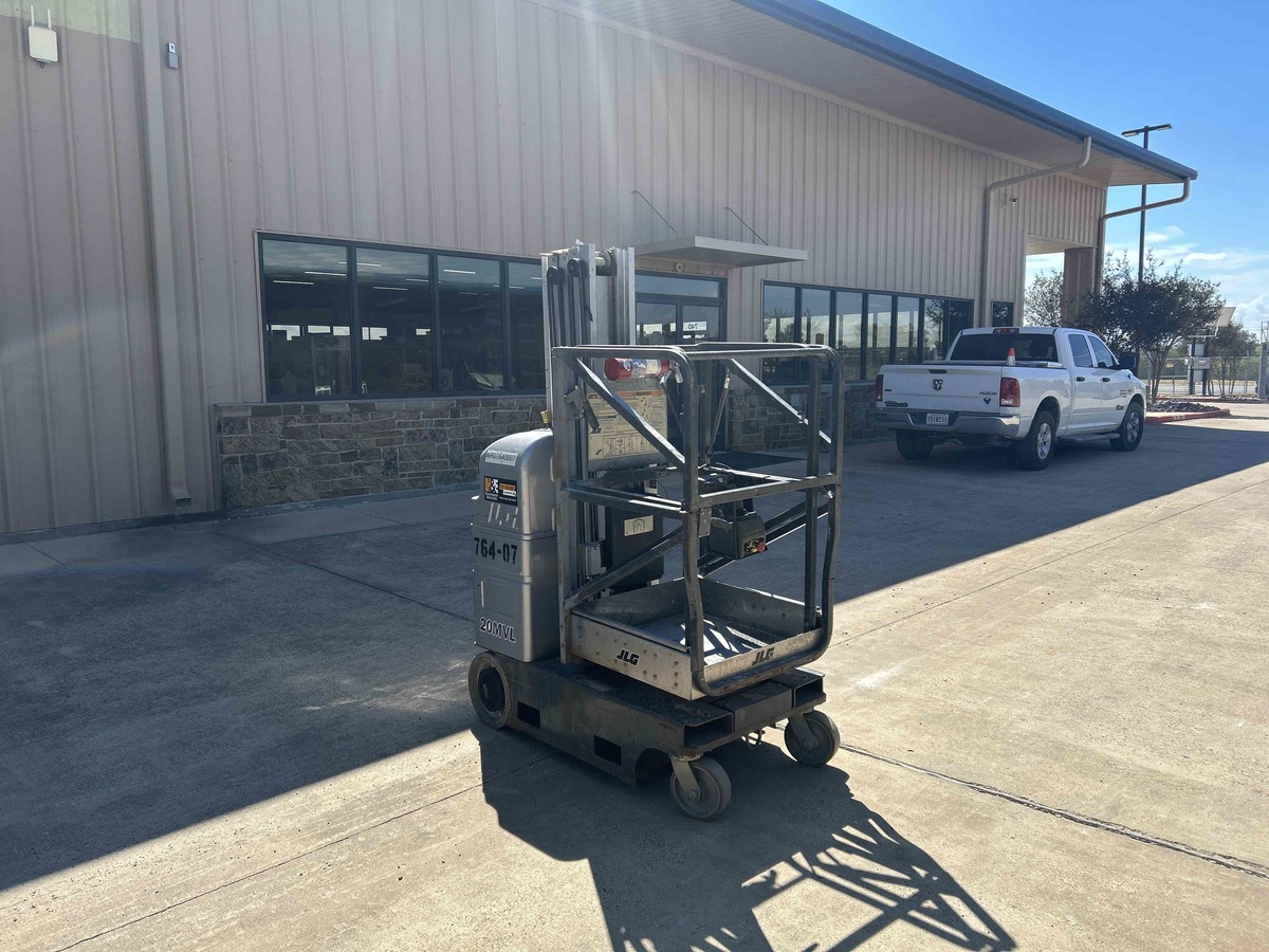2017 JLG 20MVL-3