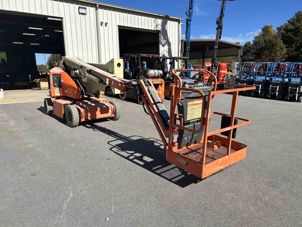 2014 JLG E400AJPN-6