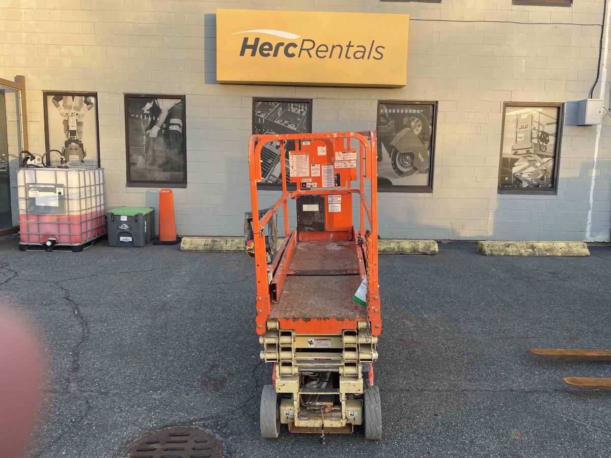 2017 JLG 1930ES
