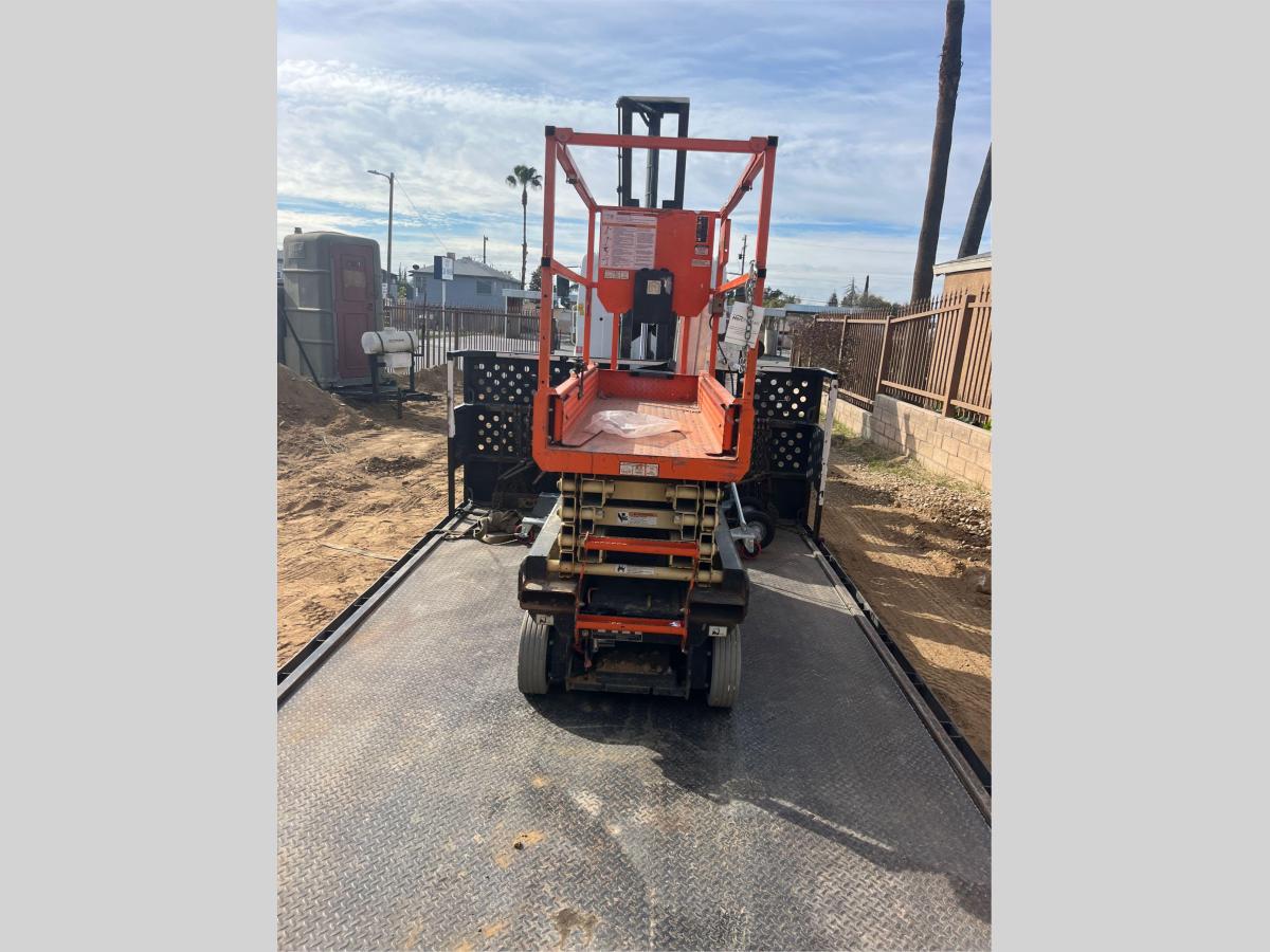 2018 JLG 1932R-3