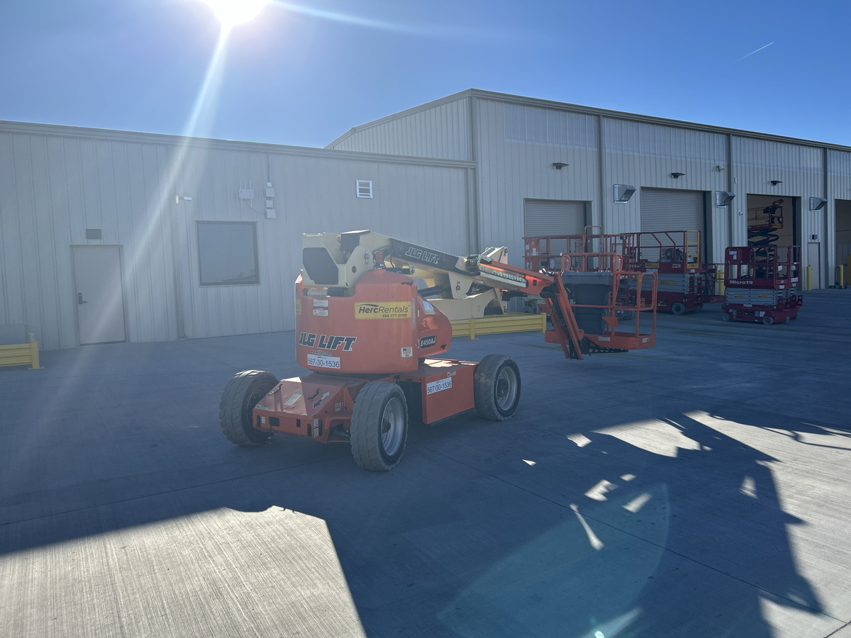 2016 JLG E450AJ-7