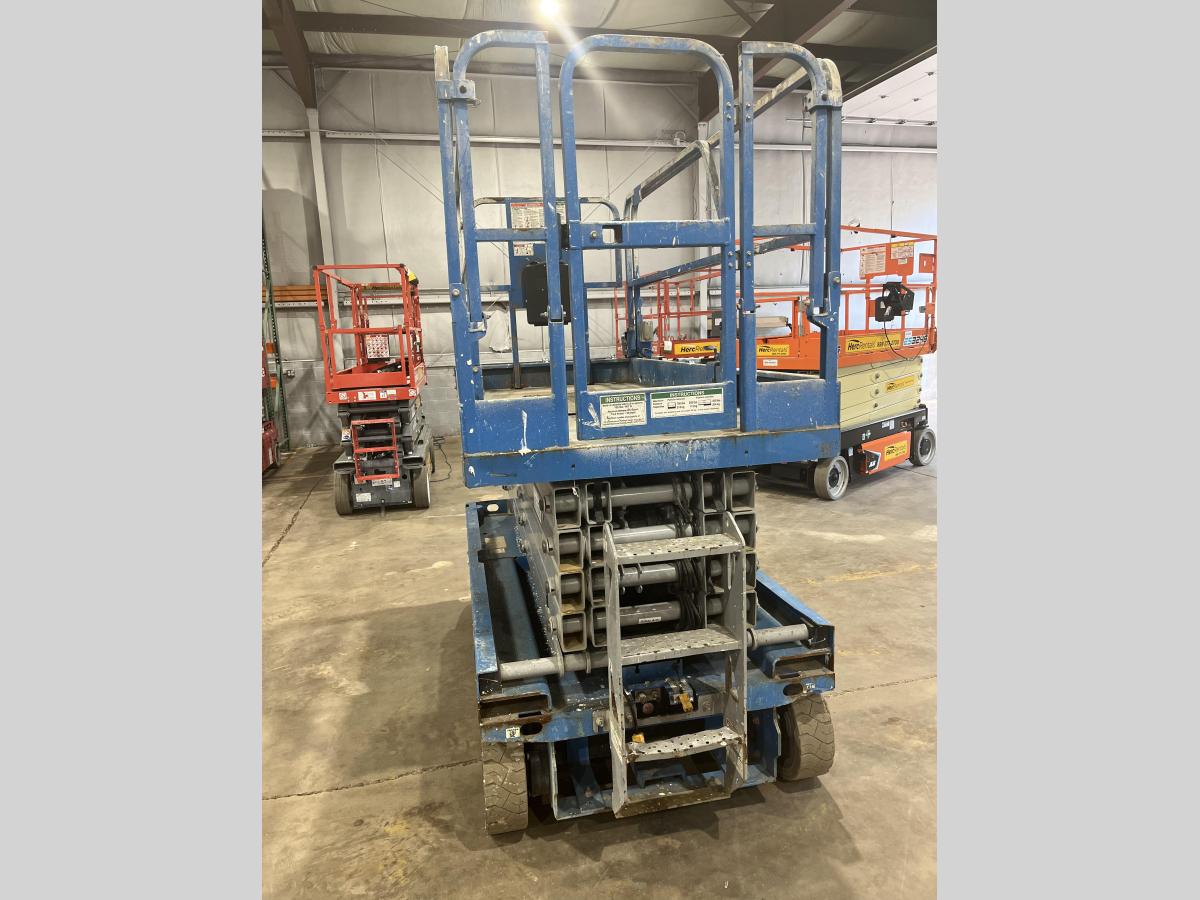2017 Genie GS-3246-5