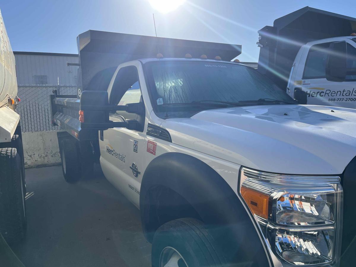 2016 Ford F550-1