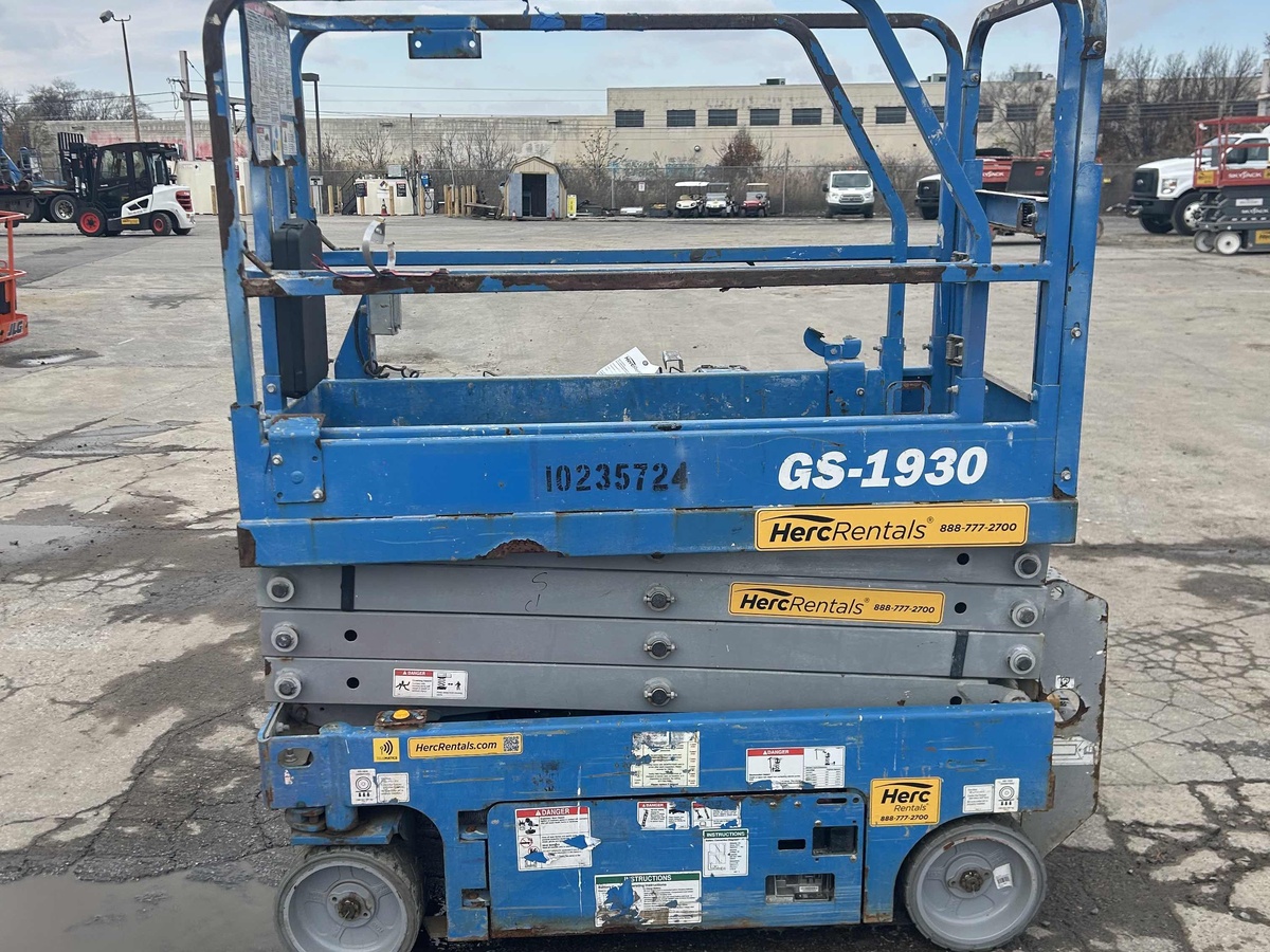 2018 Genie GS-1930