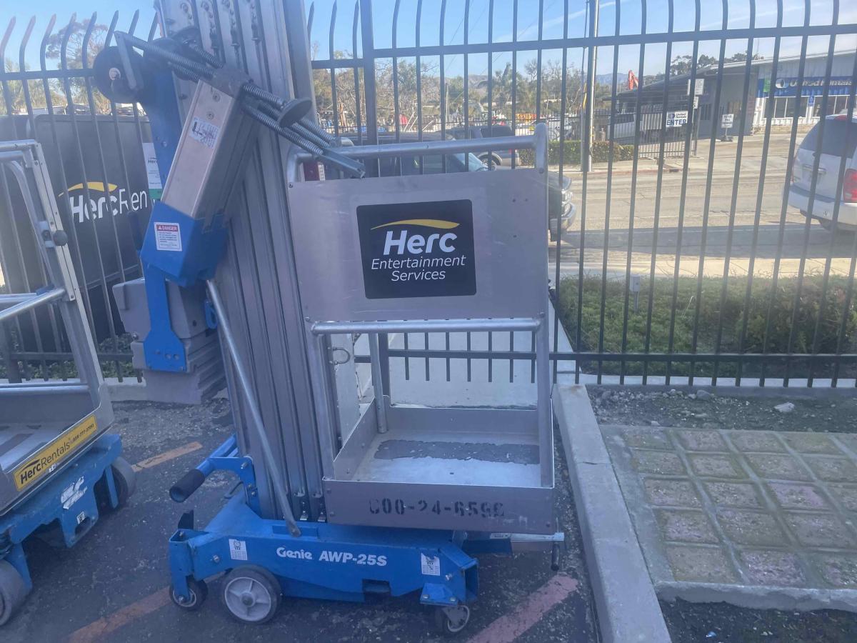 2019 Genie AWP-25S