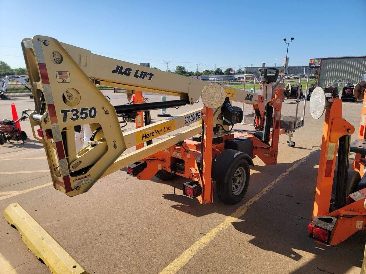 2018 JLG T350