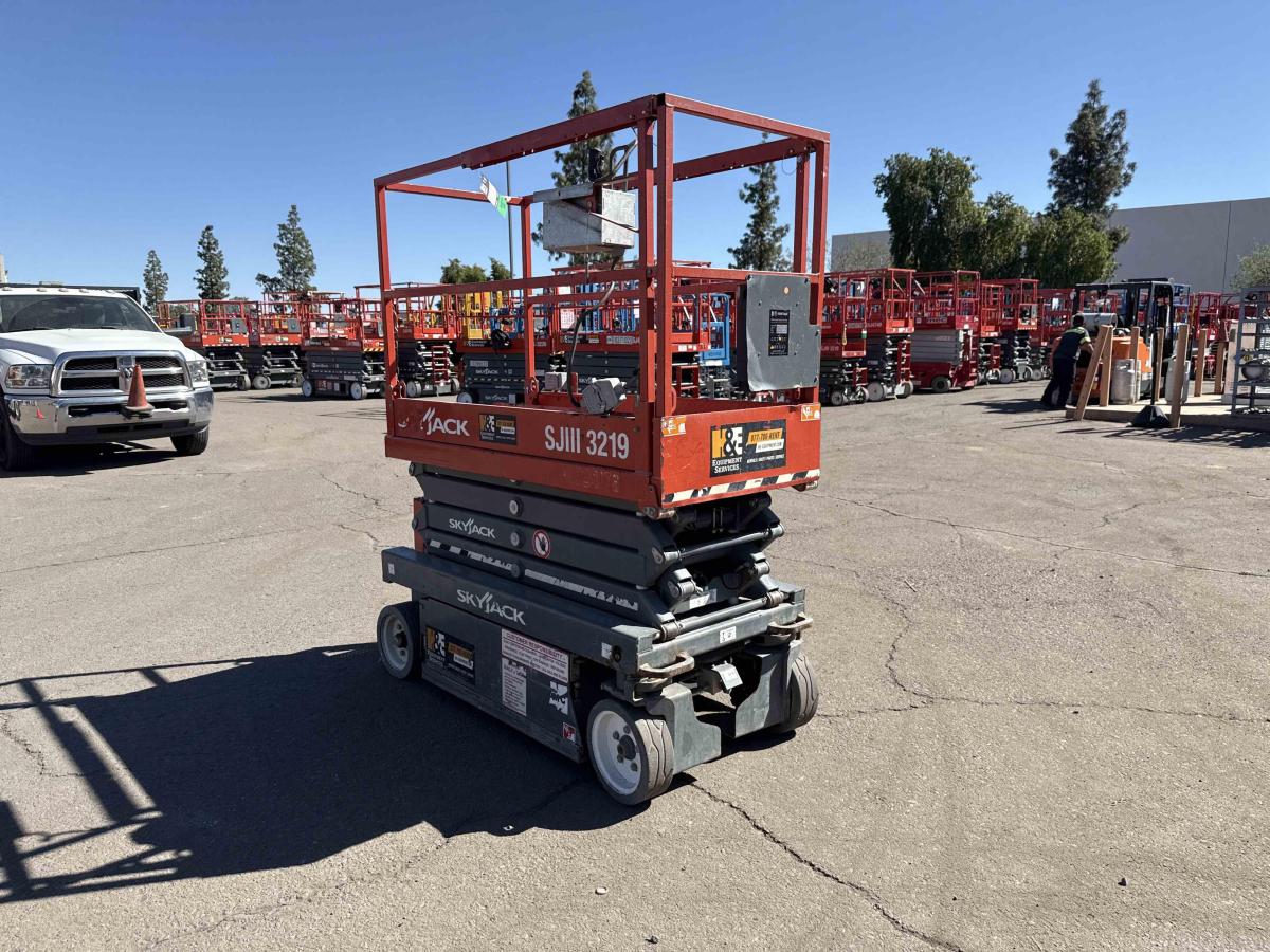 2017 Skyjack SJ3219