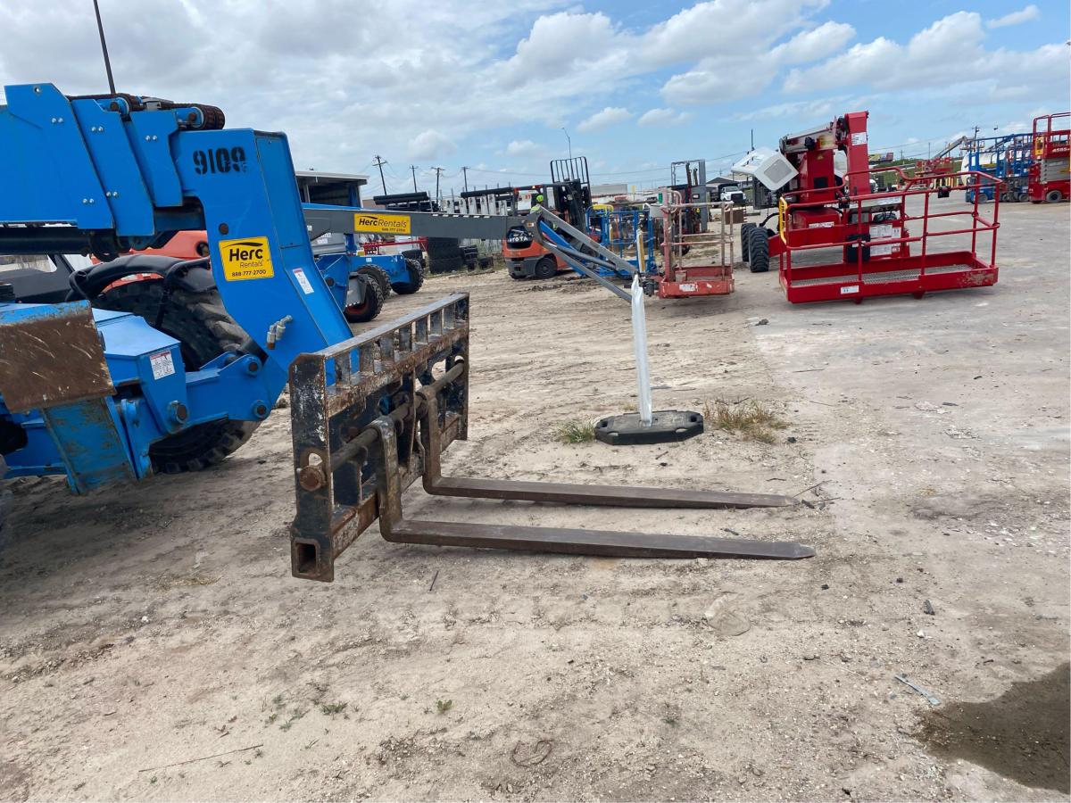 2018 Genie GTH-1056