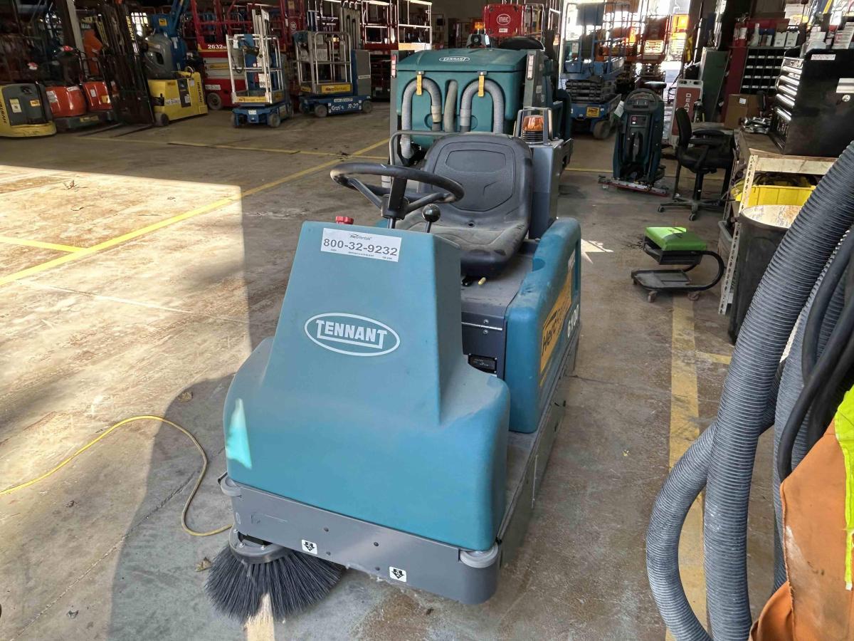 2021 Tennant 6100