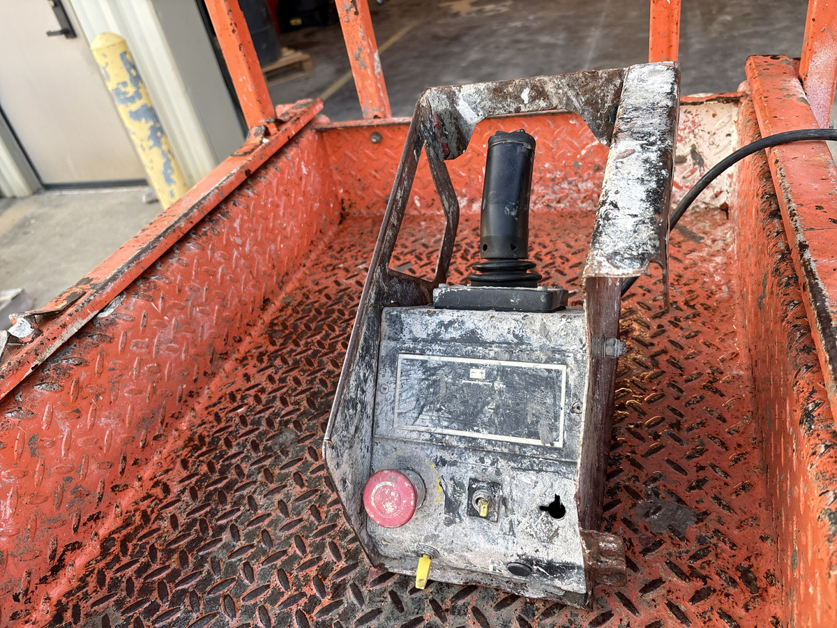 2018 JLG 1932R-7