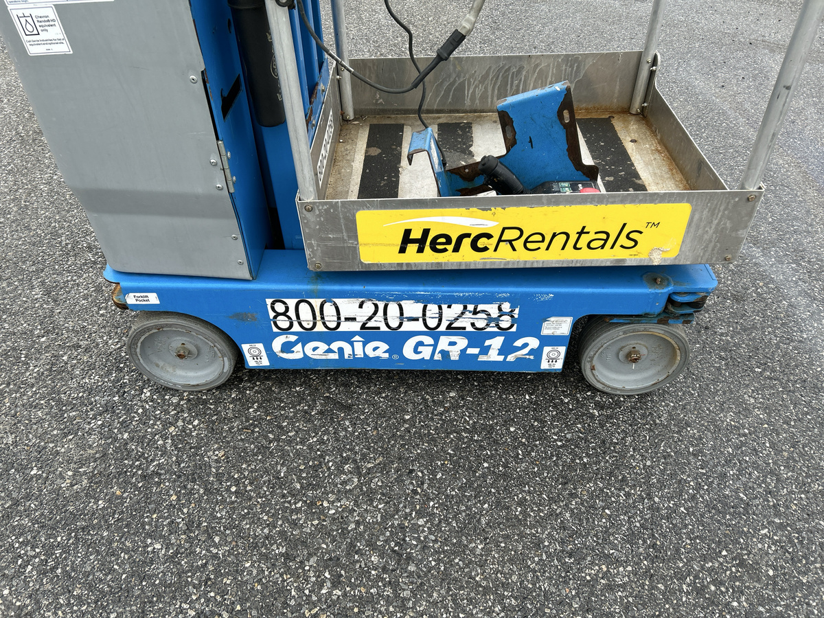 2018 Genie GR-12-10