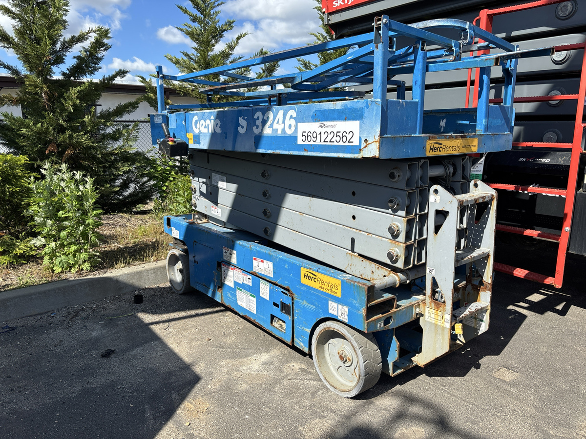 2019 Genie GS-3246