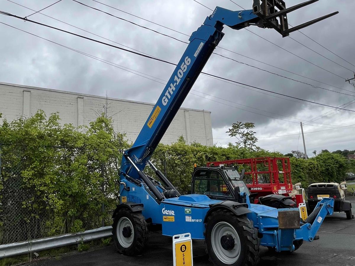 2017 Genie GTH-1056-1