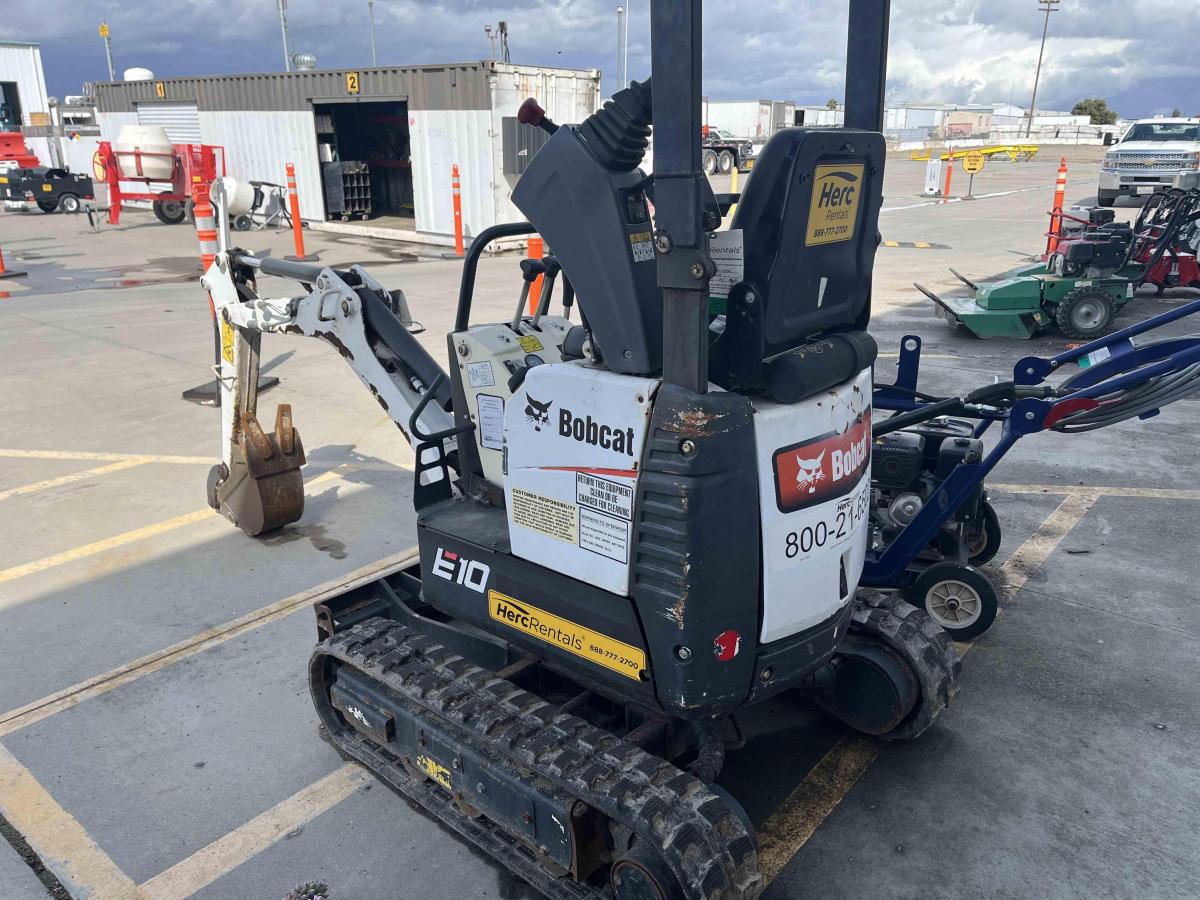 2018 Bobcat E10-4