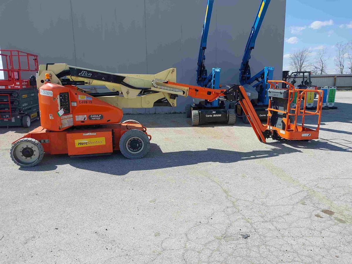 2015 JLG E400AJP