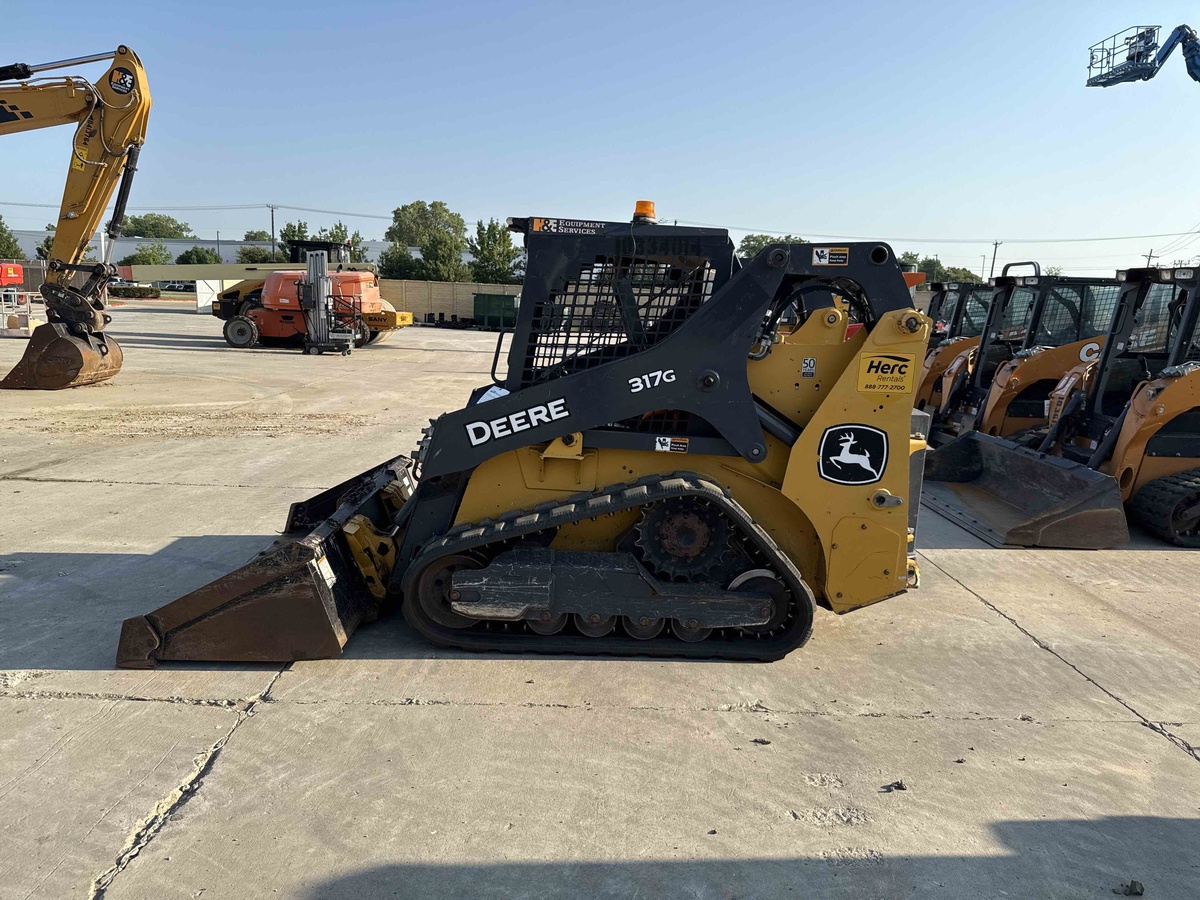 2021 John Deere 317G-11