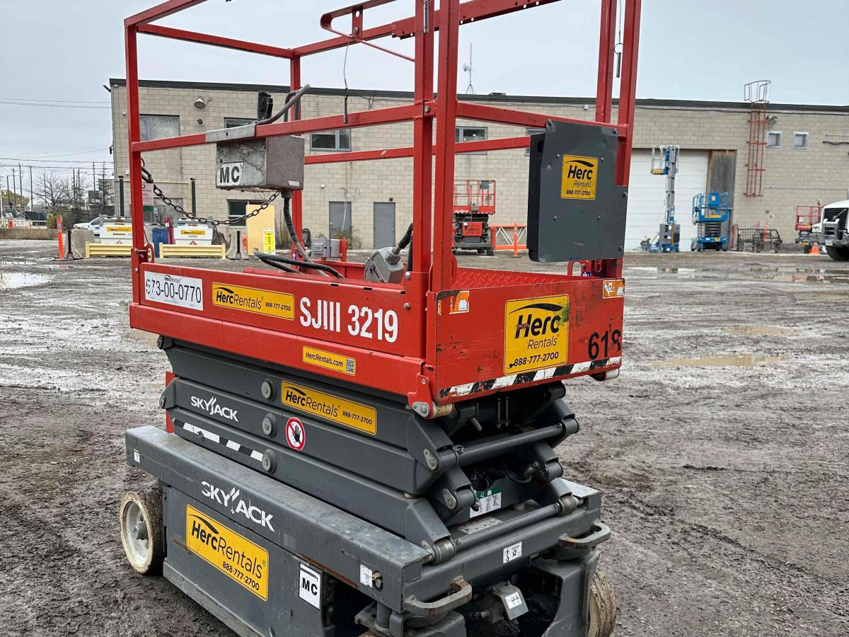 2017 Skyjack SJ3219