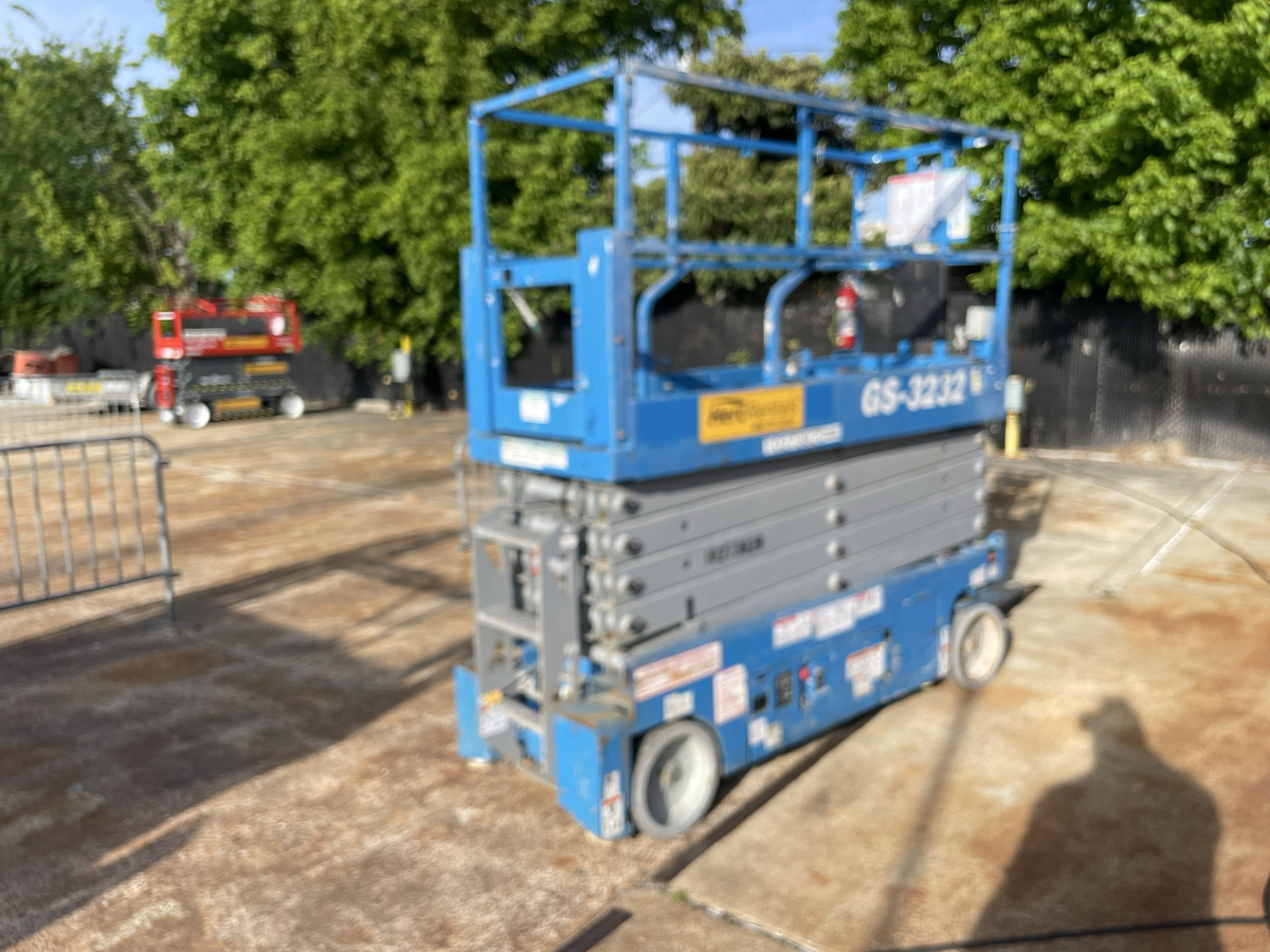 2019 Genie GS-3232
