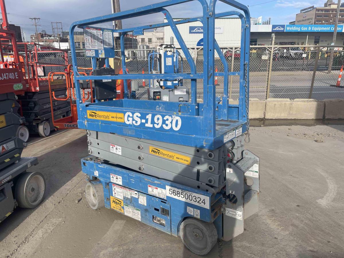 2018 Genie GS-1930