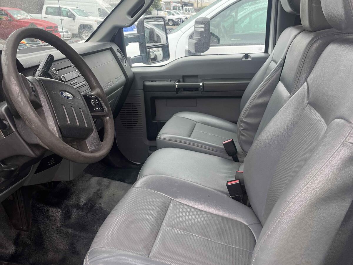2016 Ford F550-12