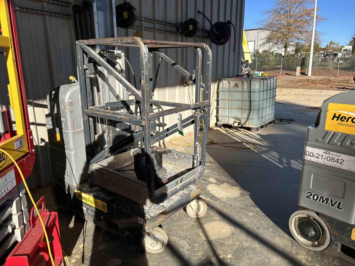 2018 JLG 20MVL