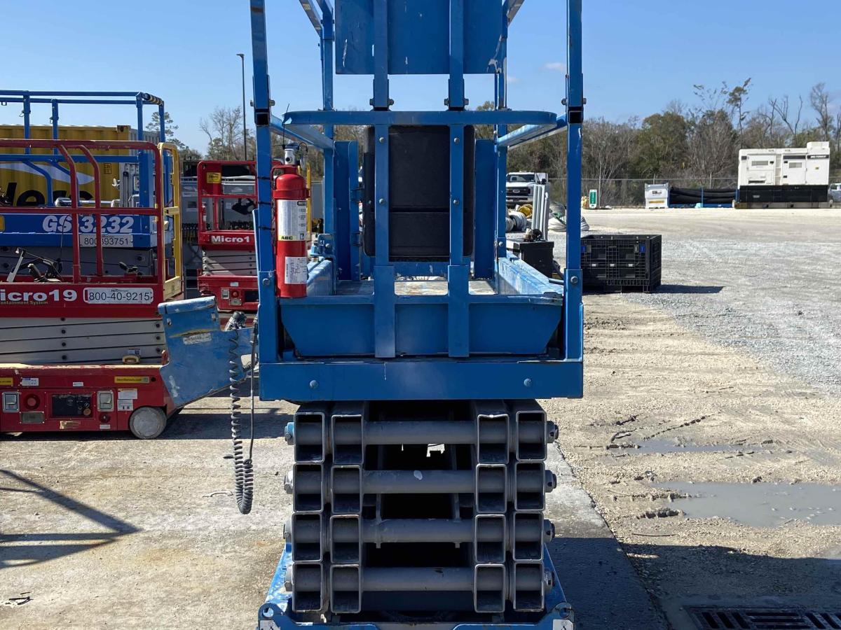 2017 Genie GS-3232